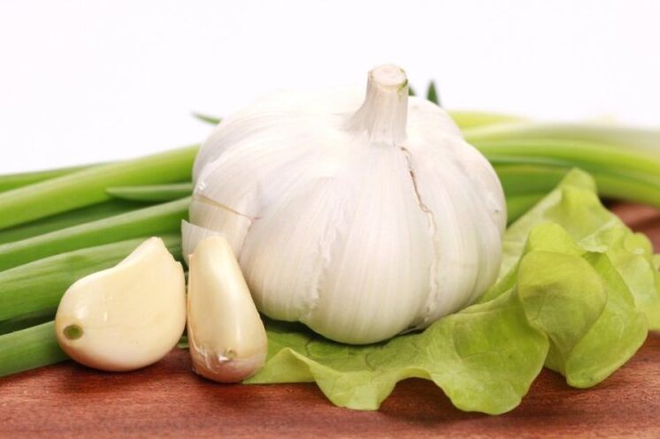 Garlic has deworming properties due to its pungent taste. 
